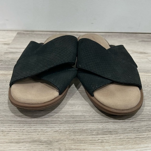 Clarks Collection Slip On Cross Strap Slide Sandals Black Suede Leather Size 8 - Picture 3 of 6